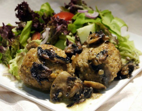 Polpette con grano saraceno e funghi.